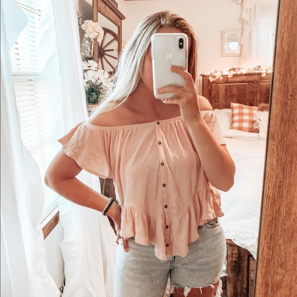 We The Free Tops - We The Free // Light pink off the shoulder top